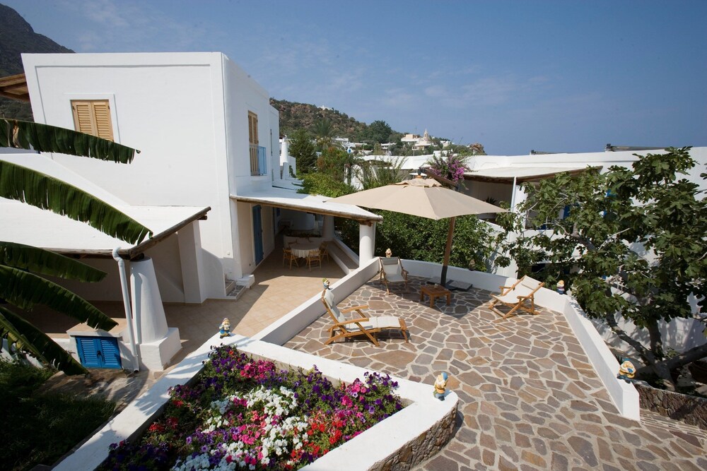 

Roma - Panarea, Isole Eolie - Hotel Tesoriero