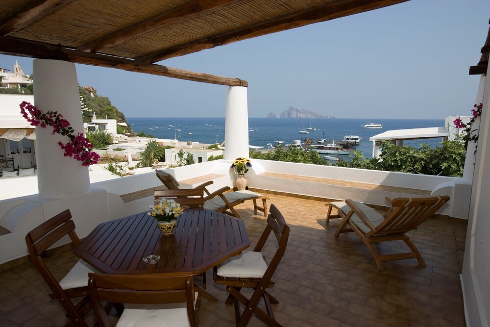 

Verona - Panarea, Isole Eolie - Hotel Tesoriero
