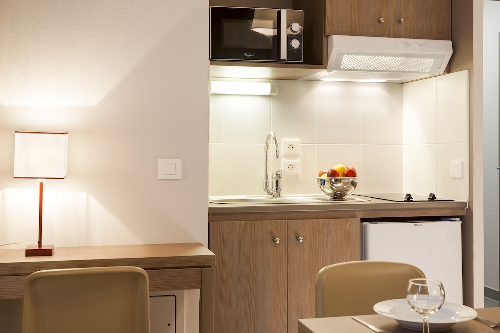 

Napoli - Annemasse - Nehô Suites Porte de Genève - Gare Annemasse