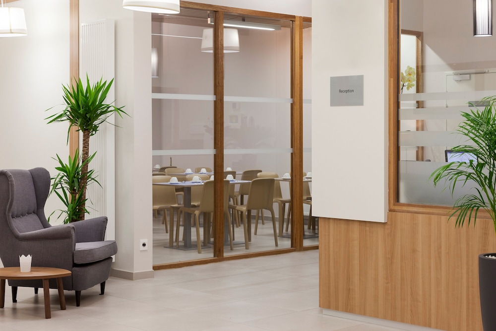 

Napoli - Ginevra - Nehô Suites Porte de Genève - Gare Annemasse
