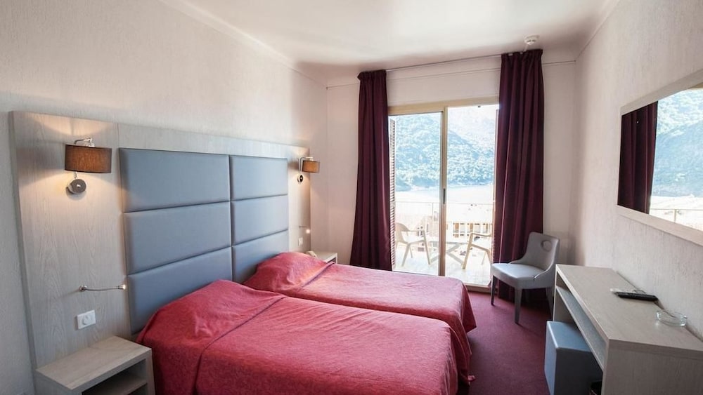 

Verona - Porto - Hotel Kalliste