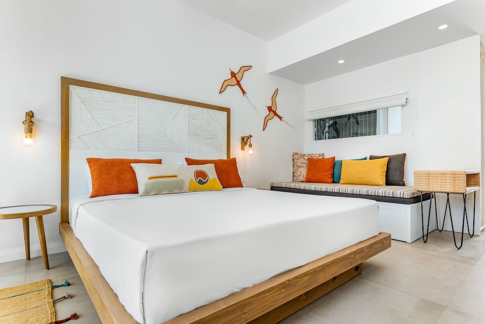 

Milano - Poste Lafayette - Sunrise Attitude (Adults Only)
