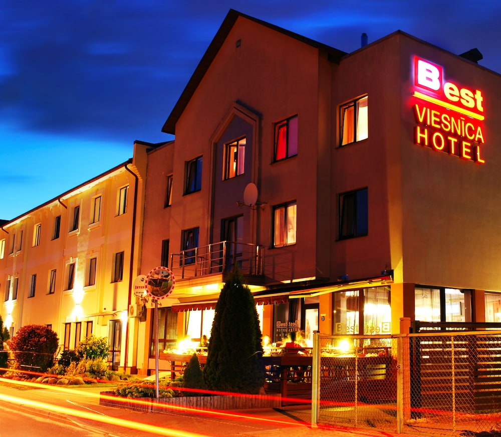 

Milano - Riga - Hotel BEST with FREE PARKING