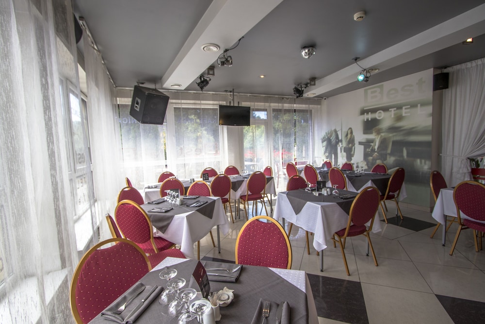 

Bologna - Riga - Hotel BEST with FREE PARKING