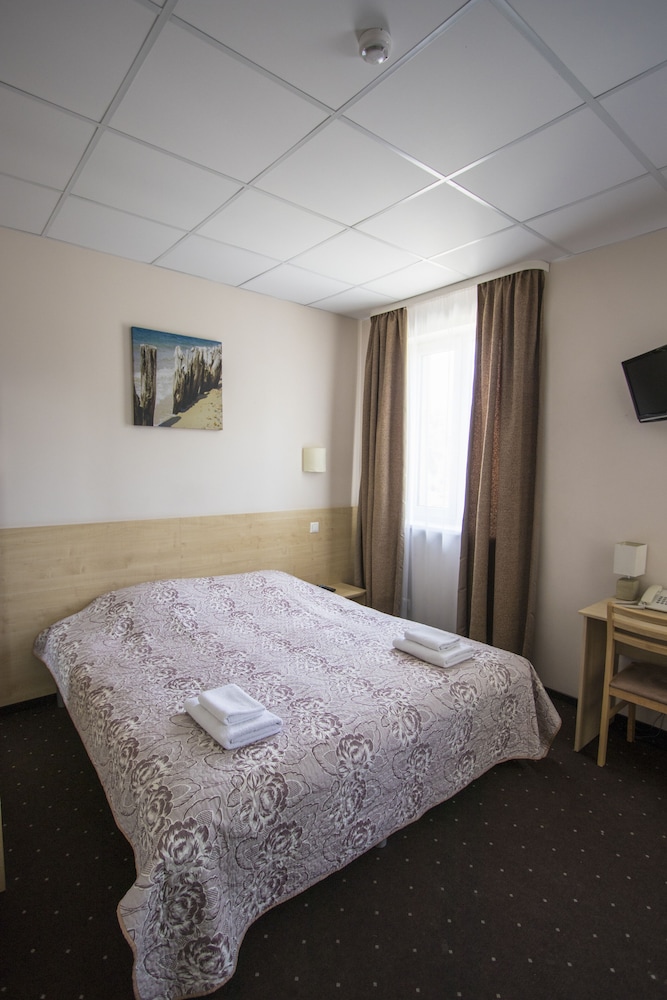 

Milano - Riga - Hotel BEST with FREE PARKING