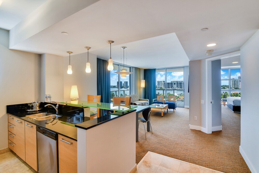 

Roma - Miami Beach (FL) - Marenas Beach Resort