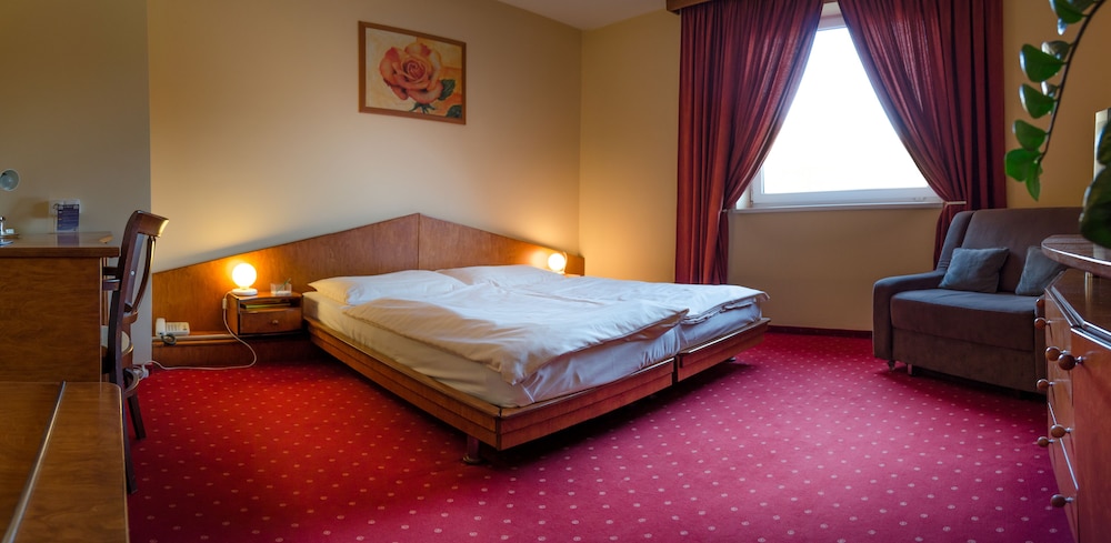 

Roma - Bratislava - Hotel West