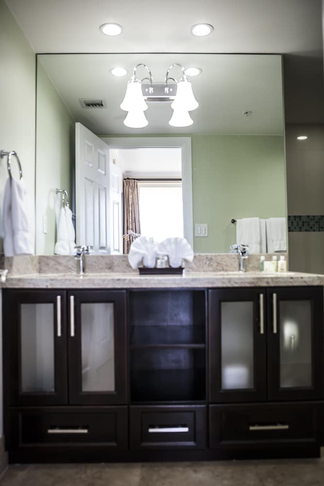 

Bari - Key Biscayne - The Mutiny Luxury Suites Hotel