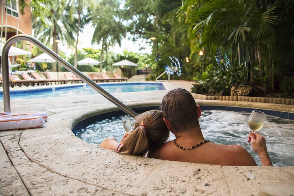 

Roma - Key Biscayne - The Mutiny Hotel
