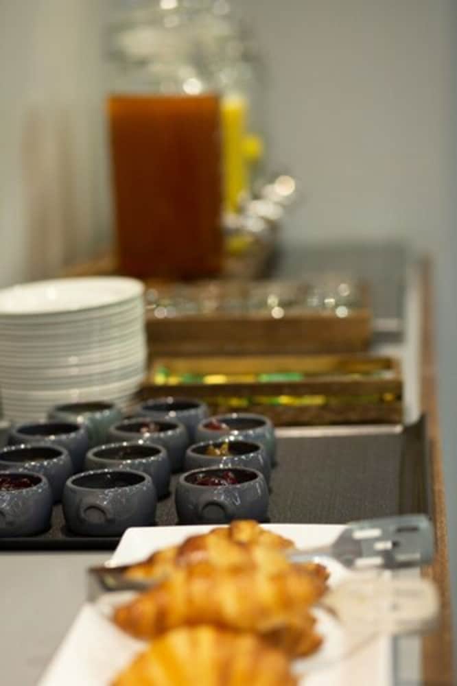 

Venezia - Chatham - St George Hotel Rochester - Chatham