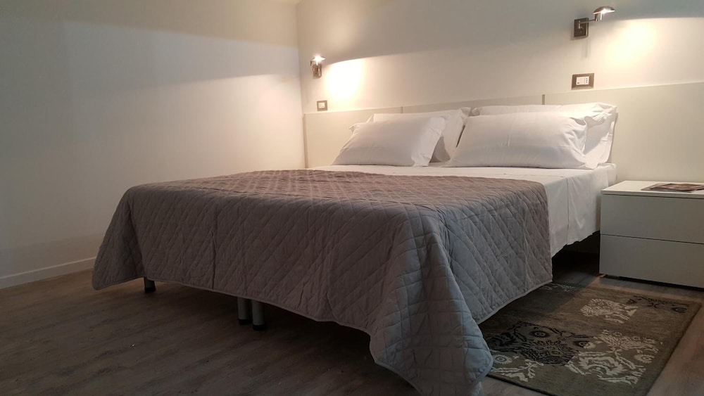 

Reggio Calabria - Bologna - Hotel Del Borgo