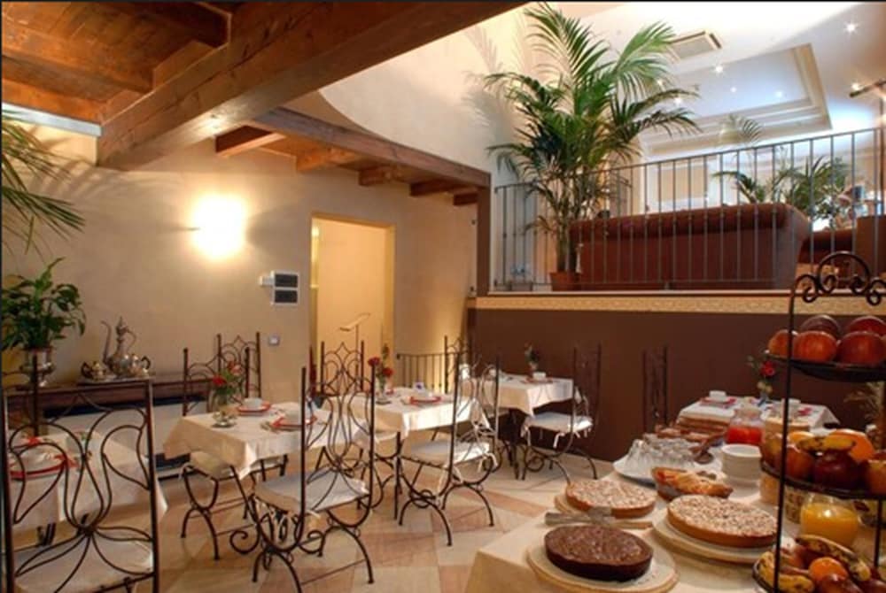 

Catania - Casalecchio di Reno - Hotel Del Borgo