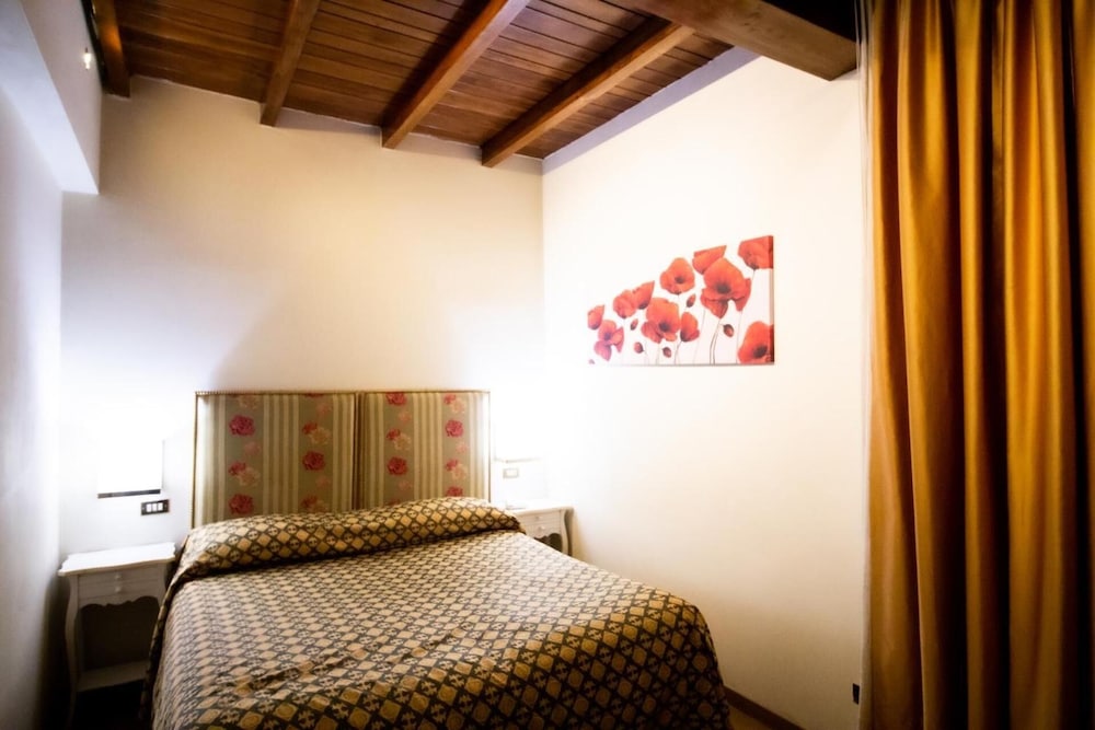 

Bari - Montecatini Terme - Hotel Nuovo Savi