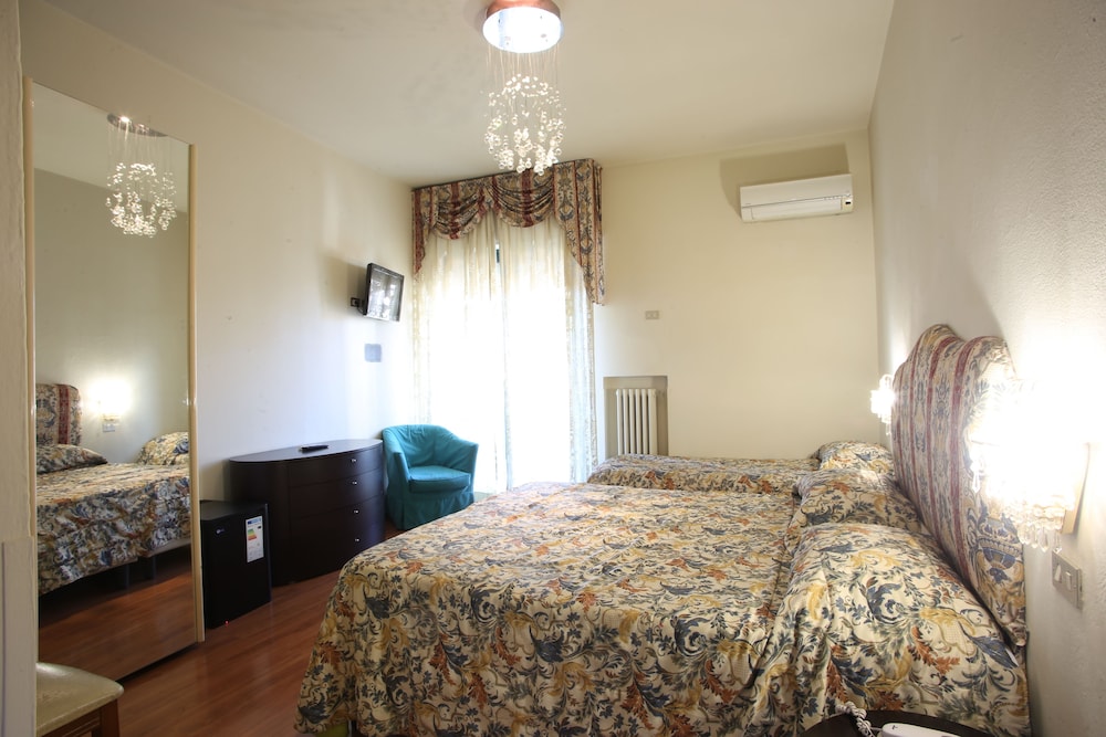 

Roma - Montecatini Terme - Hotel Nuovo Savi