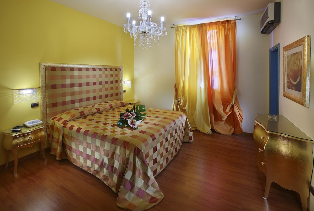 

Bari - Montecatini Terme - Hotel Nuovo Savi
