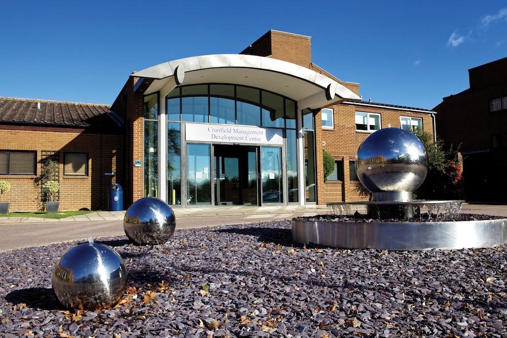 

Verona - Milton Keynes - Cranfield Management Development Centre