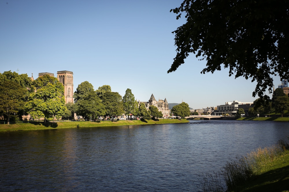 

Milano - Inverness - The Glenmoriston Townhouse Hotel