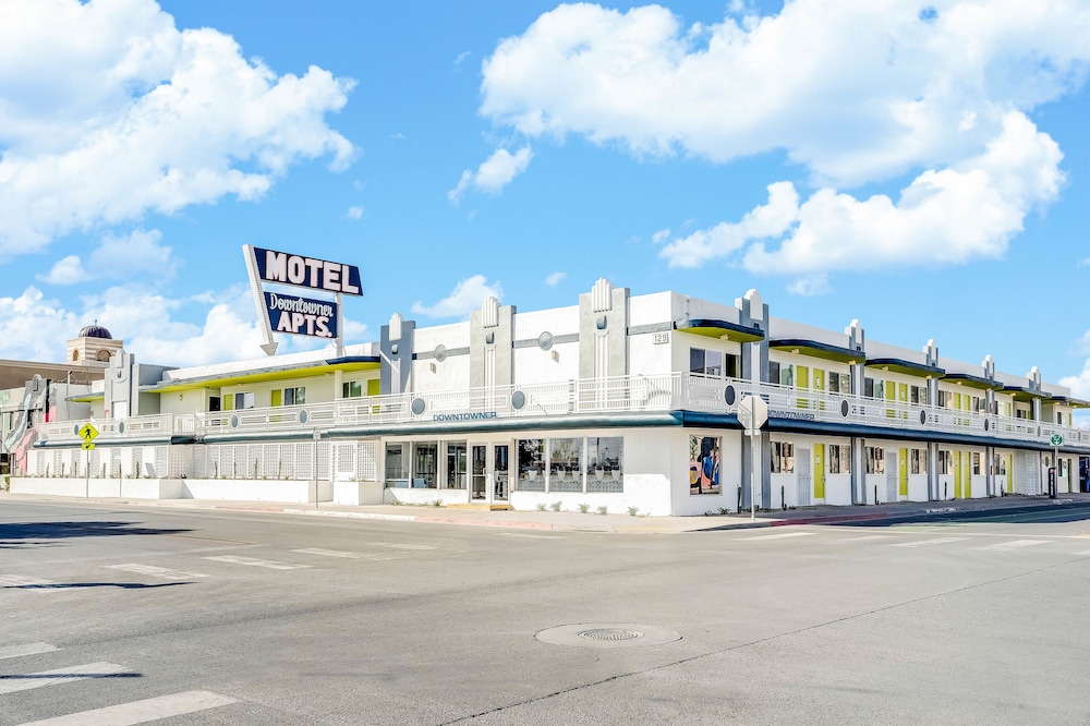 

Catania - Las Vegas (NV) - Downtowner Boutique Hotel