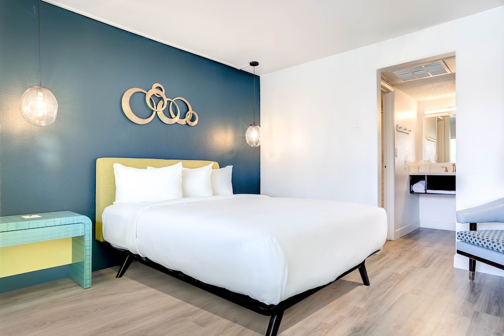 

Roma - Las Vegas (NV) - Downtowner Boutique Hotel