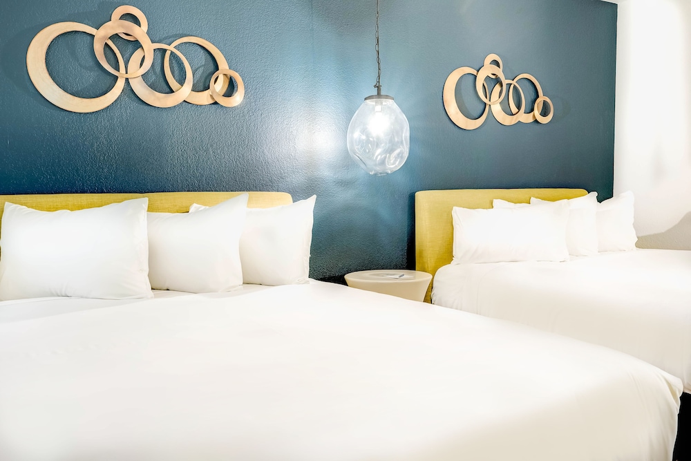 

Bari - Las Vegas (NV) - Downtowner Boutique Hotel