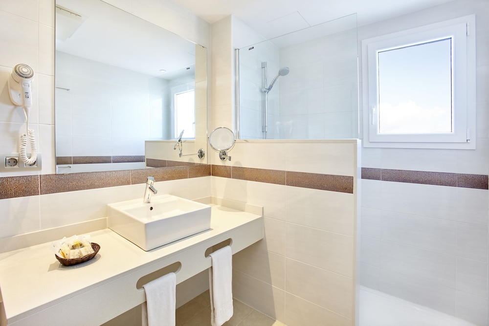 

Bari - Colonia Sant Jordi - Universal Hotel Marqués