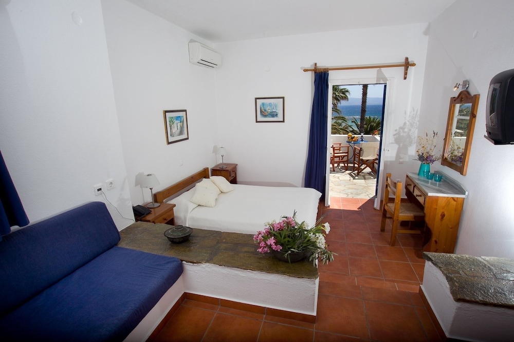 

Roma - Logaras - Paros Philoxenia