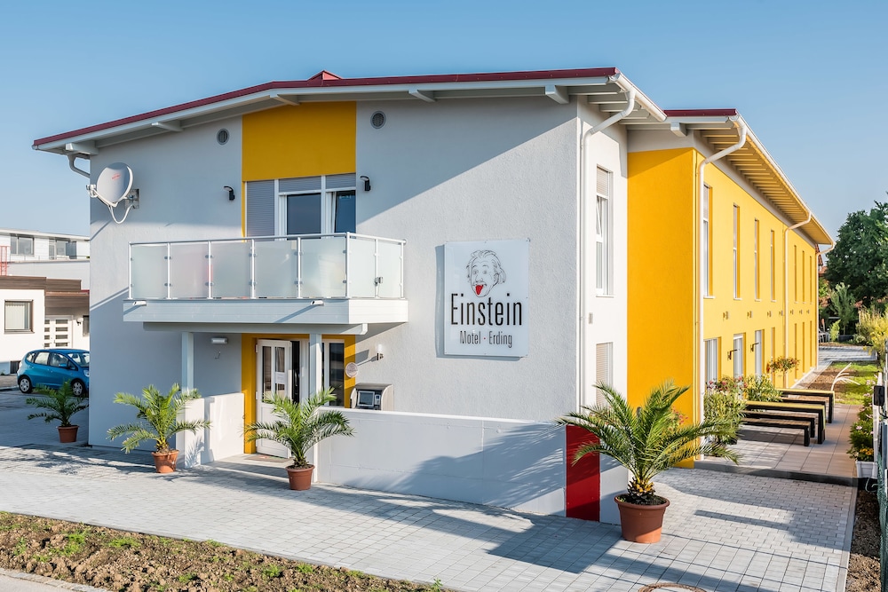 

Roma - Erding - FairSleep Motel Einstein Erding