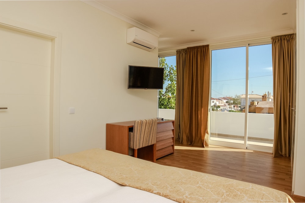 

Bologna - Armacao de Pera - Lagoa Hotel