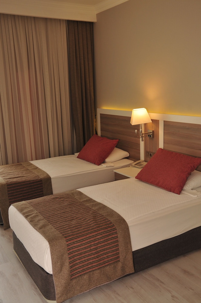 

Milano - Kizilagac - Port River Hotel&Spa