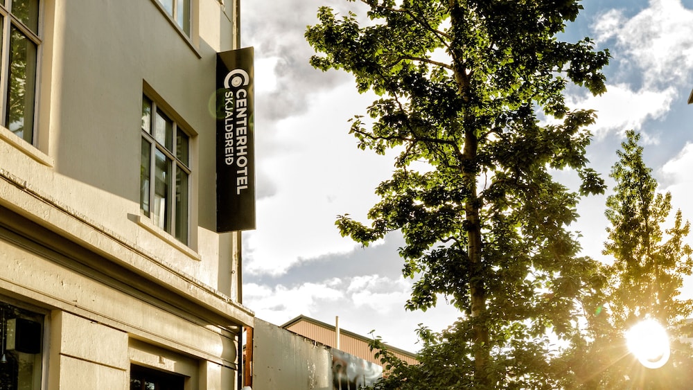 

Milano - Hafnarfjörður - Center Hotels Skjaldbreið