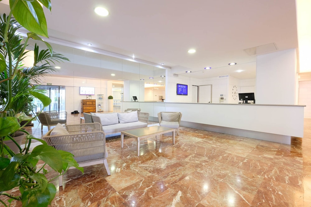 

Napoli - Bahia de Sant Antoni - azuLine Hotel Bergantín