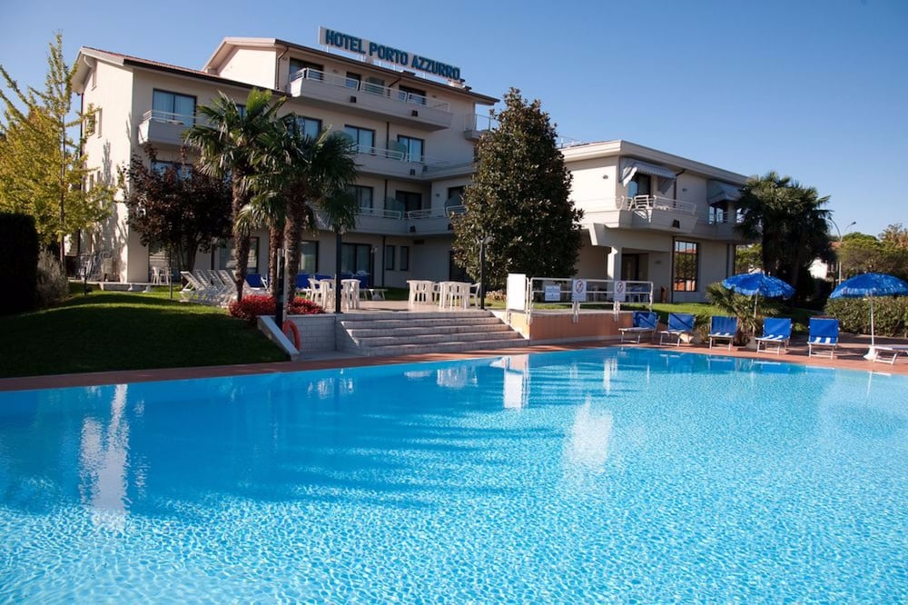 

Bologna - Lago di Garda, Laghi Italia - Hotel Porto Azzurro