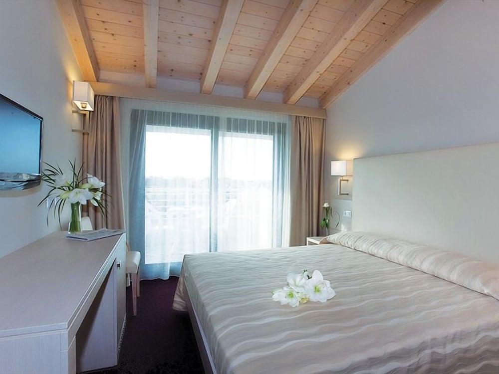 

Bari - Sirmione - Hotel Porto Azzurro