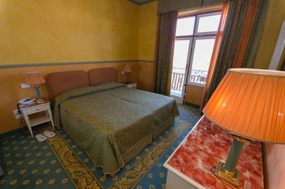 

Bari - Montecarlo - Grand Hotel Tamerici & Principe