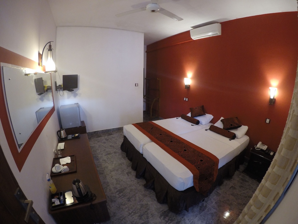 

Bologna - Kandy - Hotel Sunray