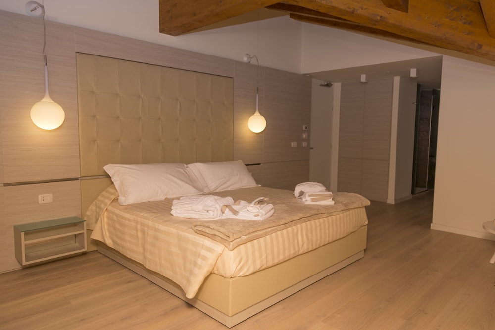 

Bologna - Cervinia - White Angel Hotel