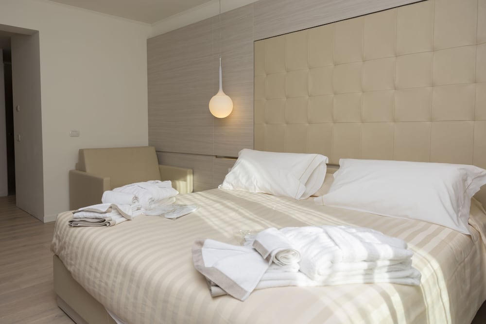 

Lamezia Terme - Cervinia - White Angel Hotel