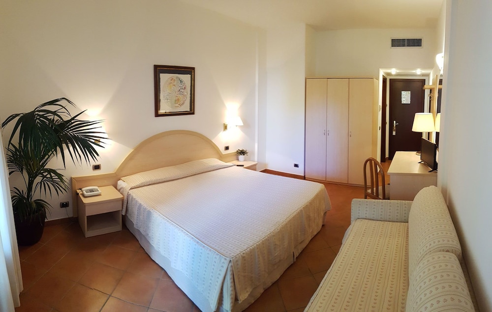 

Milano - Peschici - Hotel Gabbiano Beach