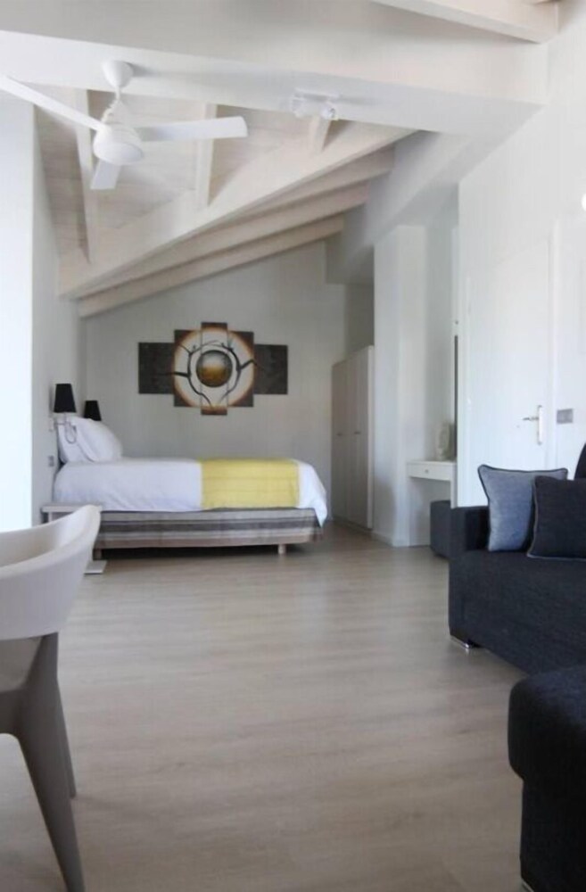 

Napoli - Lixouri - Aura Boutique Hotel