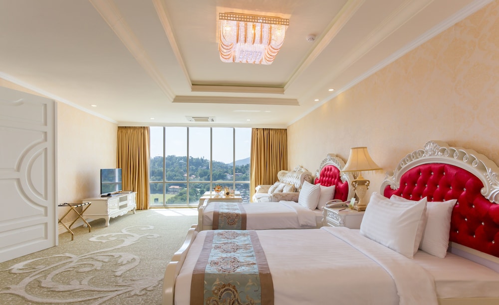 

Milano - Kandy - The Grand Kandyan