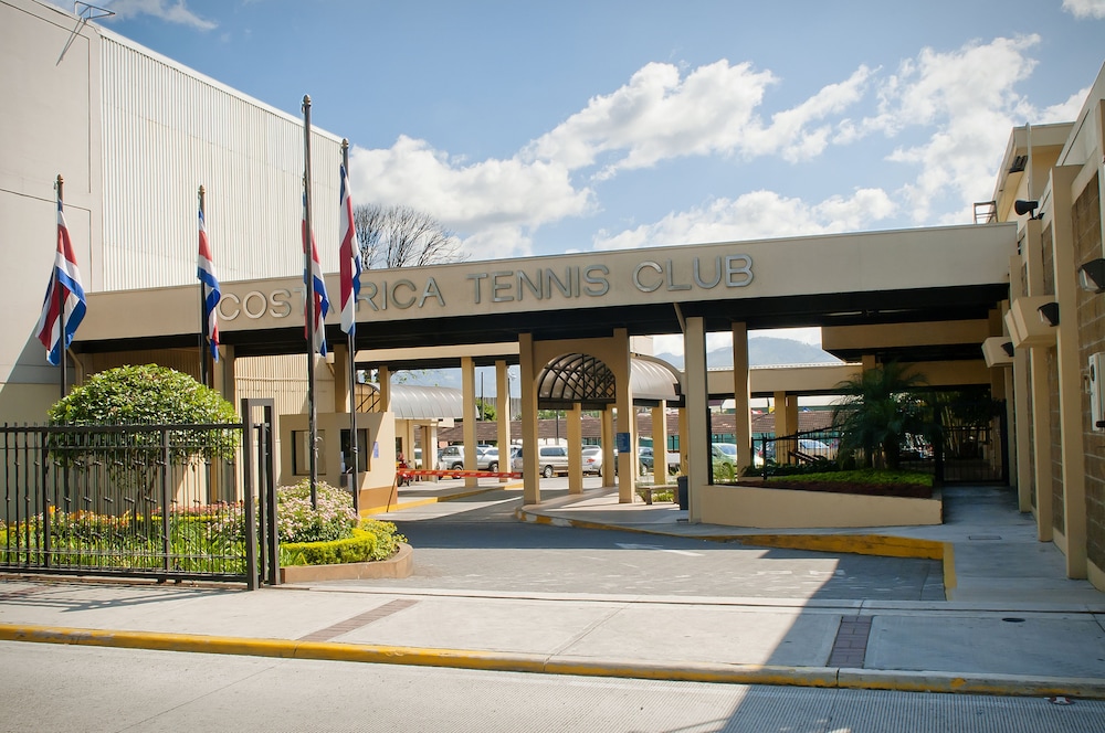 

Milano - San Jose - Costa Rica Tennis Club & Hotel