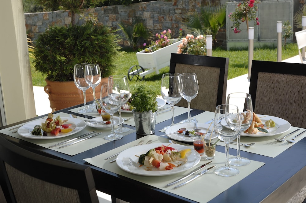 

Bologna - Milatos - Angela Suites Boutique Hotel