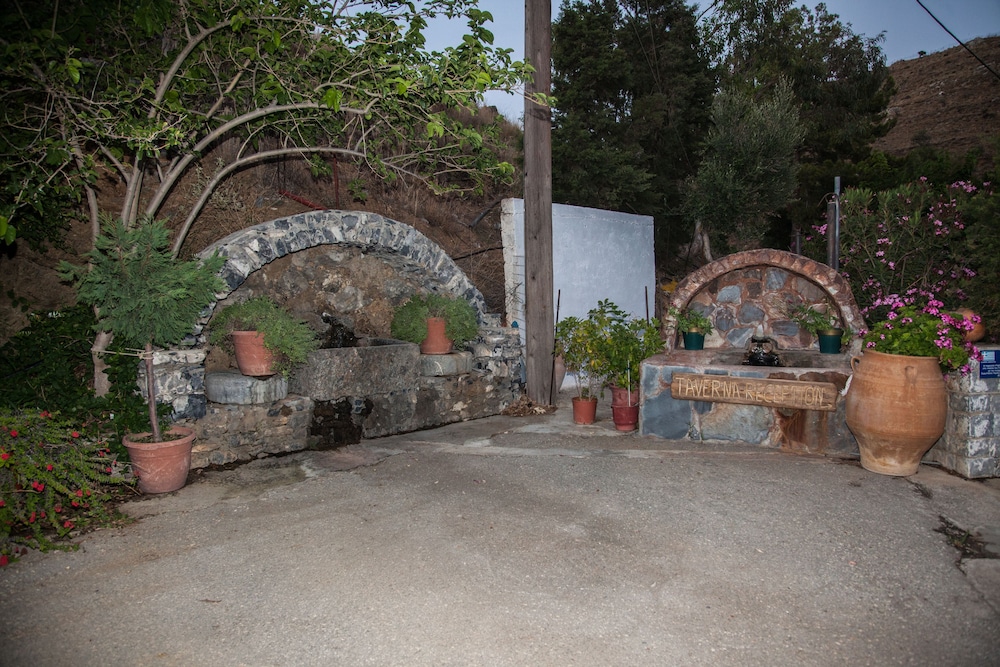 

Roma - Agios Vasileios - Ammoudi Hotel