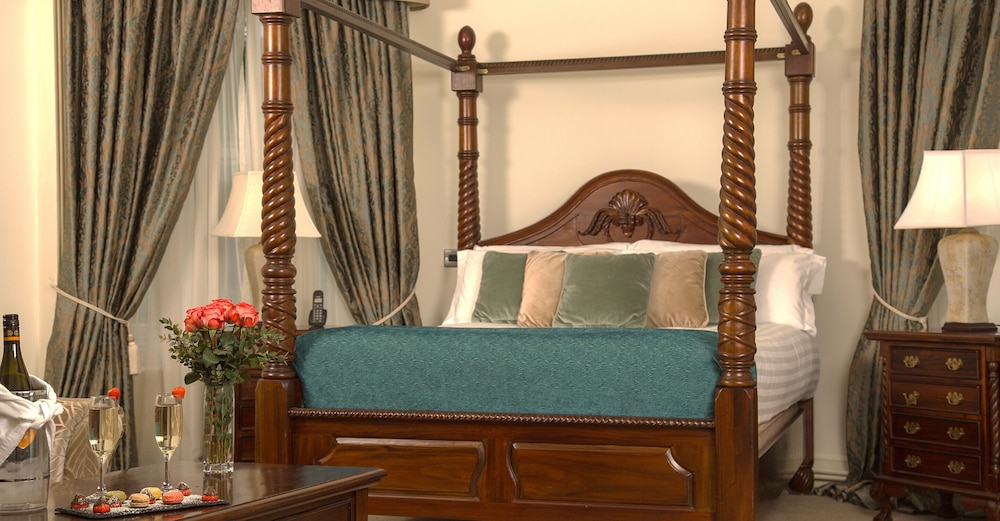

Roma - Cork - Cork’s Vienna Woods Hotel and Villas