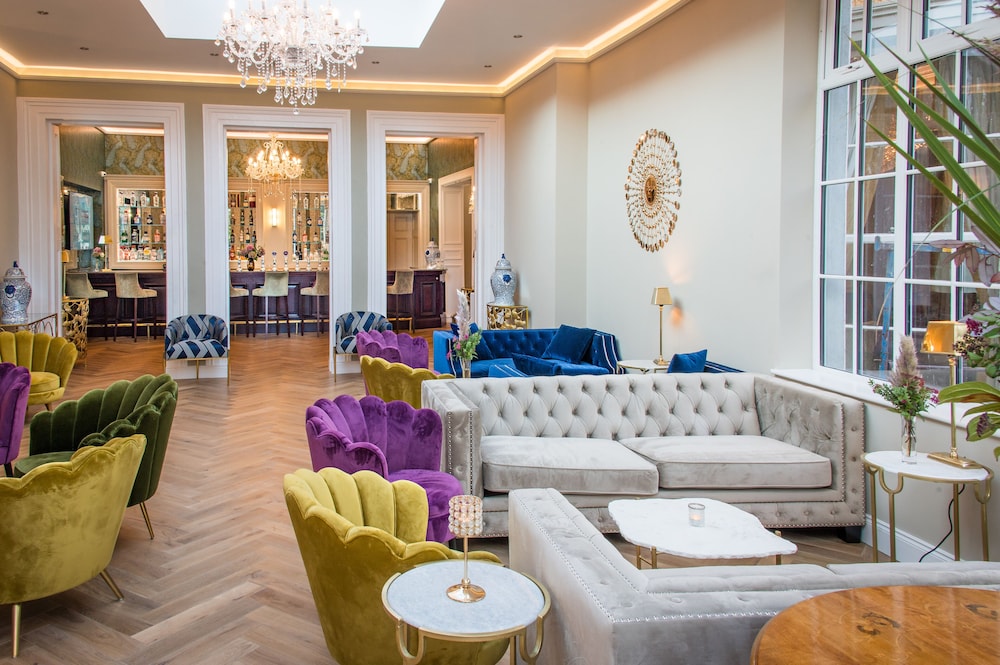 

Milano - Cork - Cork’s Vienna Woods Hotel and Villas