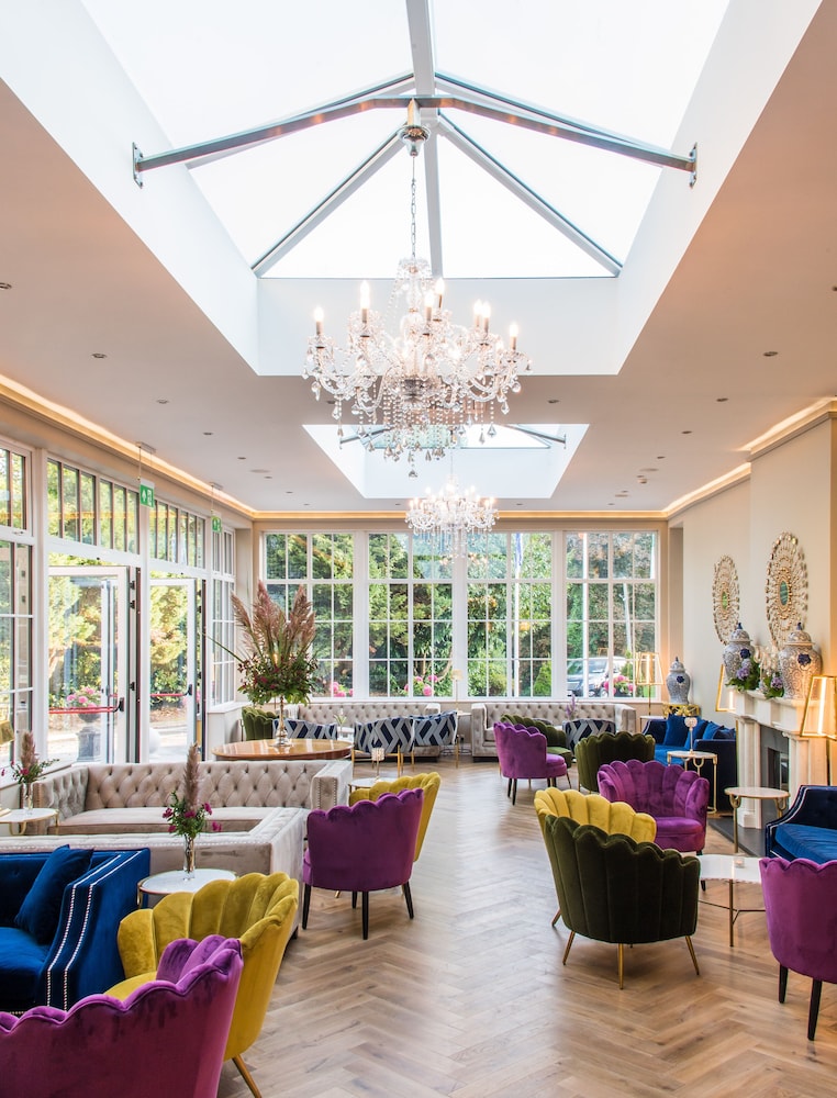 

Palermo - Cork - Cork’s Vienna Woods Hotel and Villas