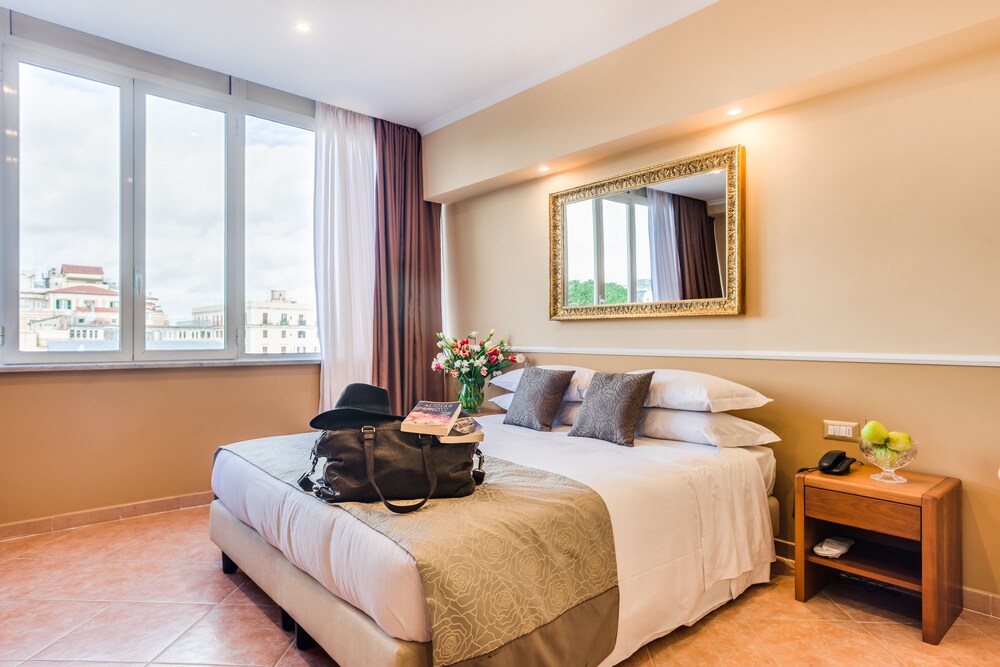 

Olbia - Roma - Raeli Hotel Lux