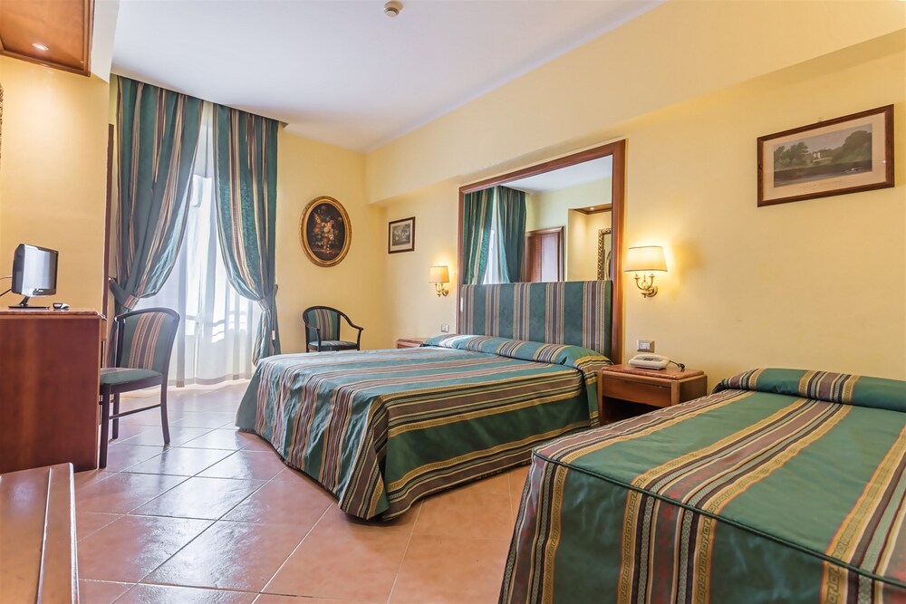 

Catania - Roma - Raeli Hotel Lux