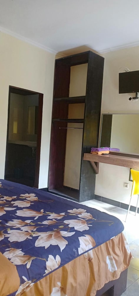 

Cagliari - Nusa Dua - Bali - Vico Hotel