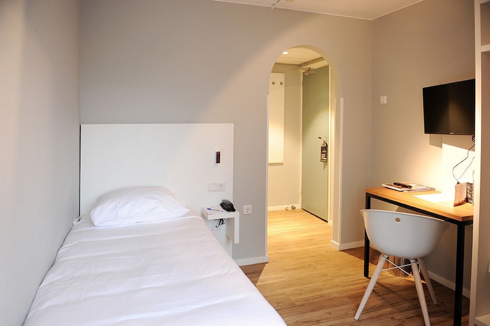 

Milano - L'Aia - Andante Hotel
